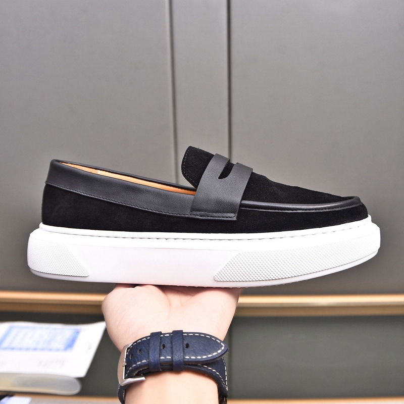Pra*a casual shoes
